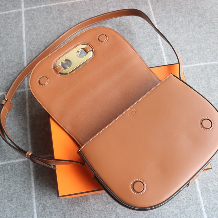 Celine/賽琳MAILLON TRIOMPHE中號豬鼻子小豬包193123黃褐色黑綠￥1980.00的图片-高仿賽琳包包CELINE