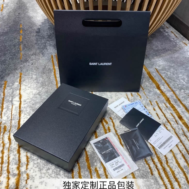 YSL/聖羅蘭MONOGRAM WOC信封鏈條斜挎單肩包 377828紅色銀扣 ￥1780.00的图片-高仿聖羅蘭包包ysl