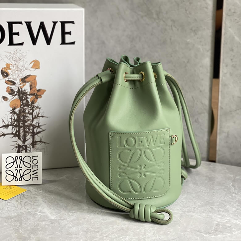 LOEWE羅意威Sailor抽繩水桶包 0678牛油果綠￥1680.00