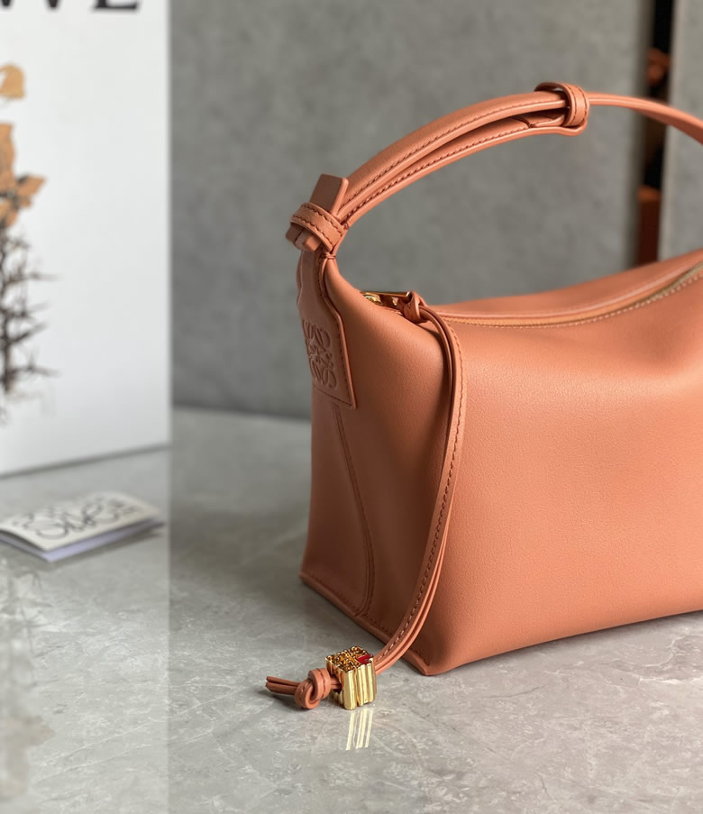 LOEWE羅意威520情人節限定款 cubi全皮飯盒包 0559橙￥1680.00的图片-高仿羅意威包包Loewe