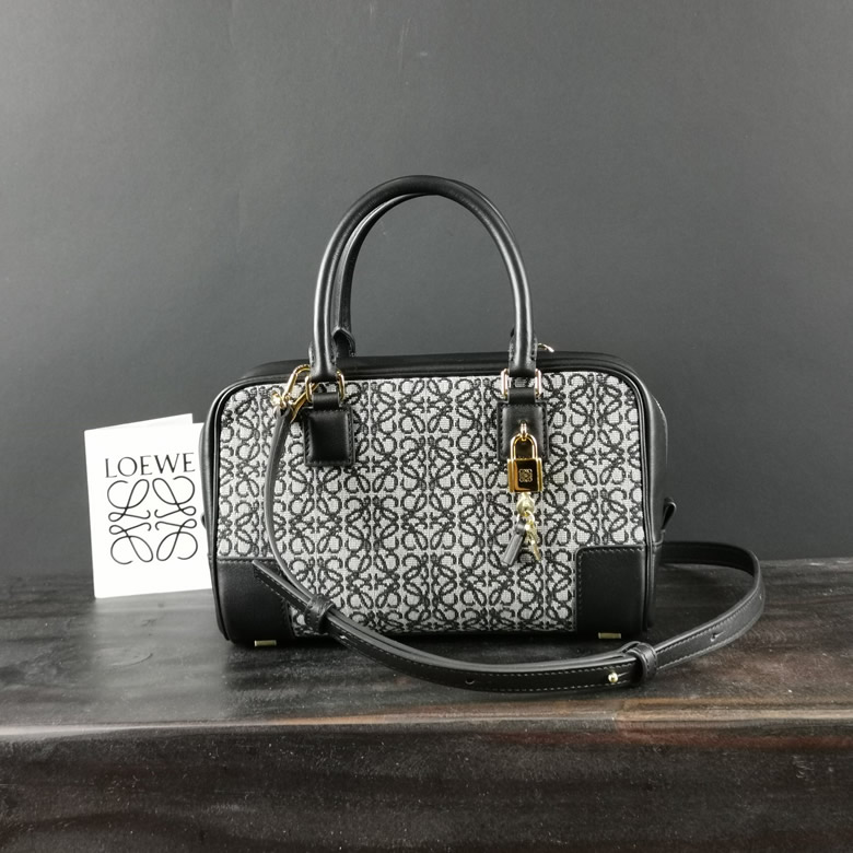 高仿羅意威女包LOEWE手提包的標誌性手袋205￥1780.00的图片-高仿羅意威包包Loewe