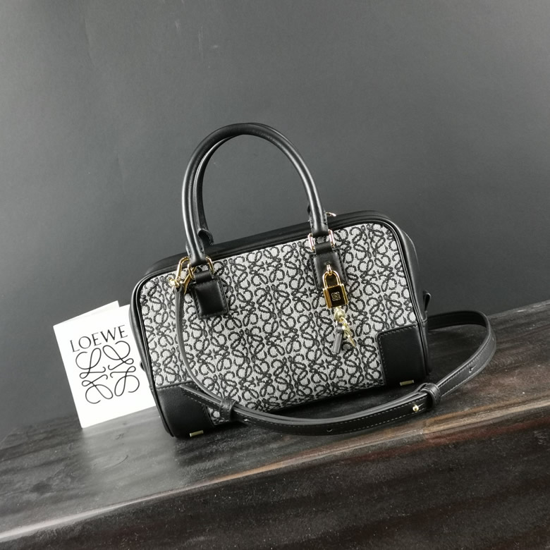 高仿羅意威女包LOEWE手提包的標誌性手袋205￥1780.00的图片-高仿羅意威包包Loewe