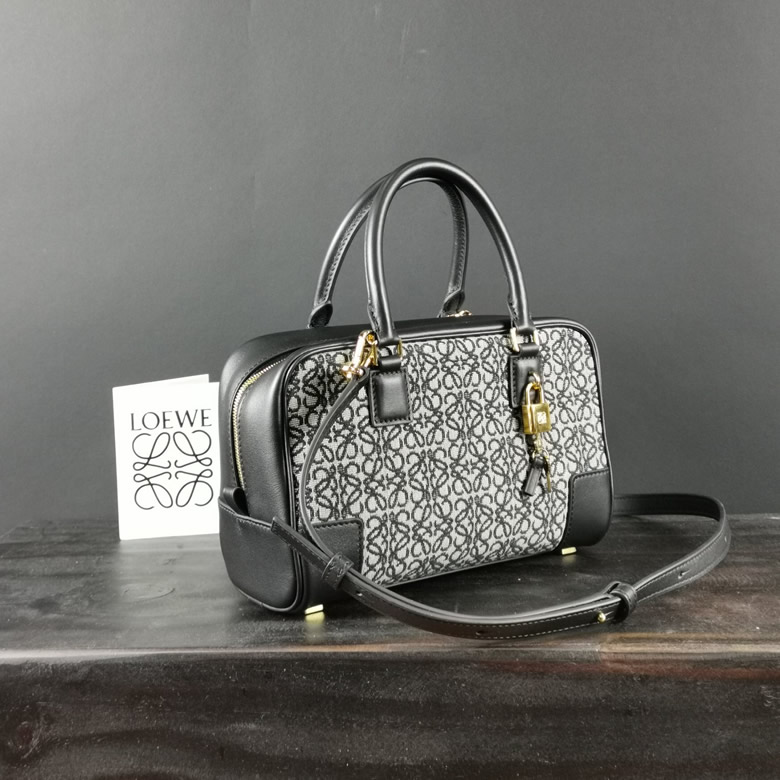 高仿羅意威女包LOEWE手提包的標誌性手袋205￥1780.00的图片-高仿羅意威包包Loewe