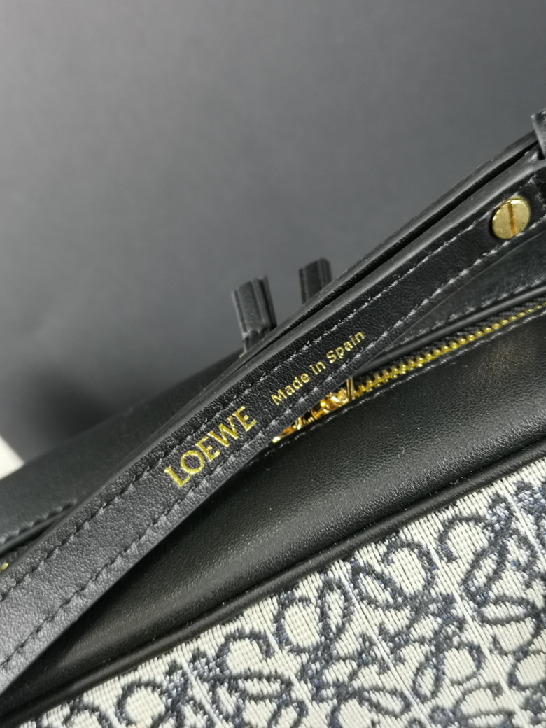 高仿羅意威女包LOEWE手提包的標誌性手袋205￥1780.00的图片-高仿羅意威包包Loewe