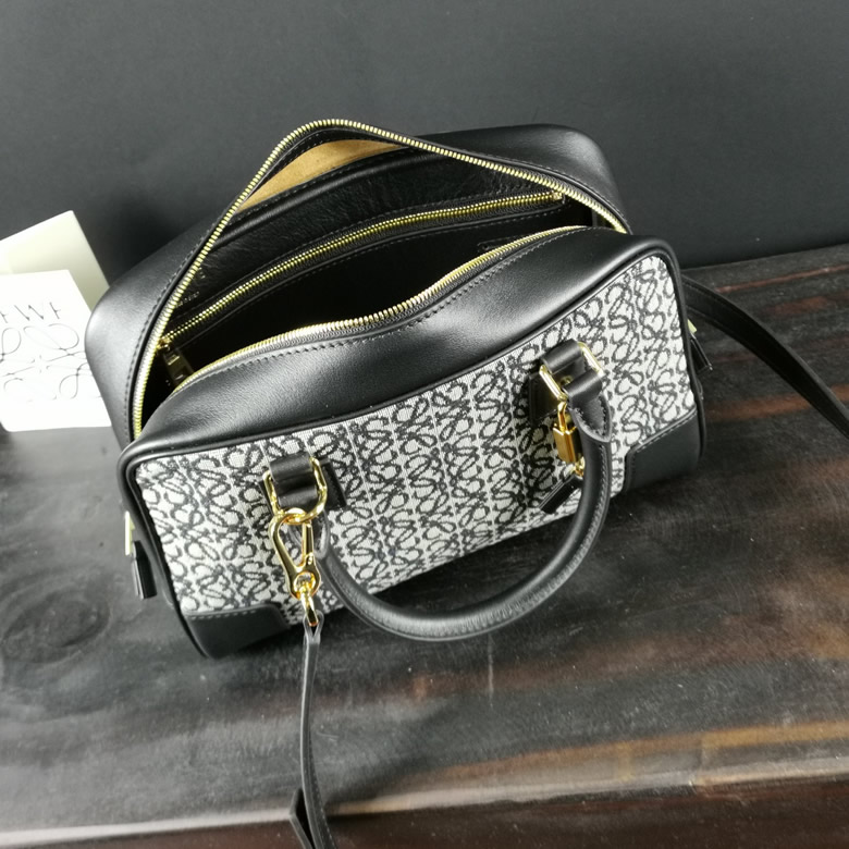 高仿羅意威女包LOEWE手提包的標誌性手袋205￥1780.00的图片-高仿羅意威包包Loewe