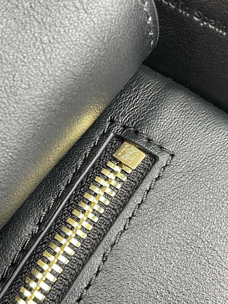 高仿羅意威女士腋下包的天花闆10275￥1880.00的图片-高仿羅意威包包Loewe