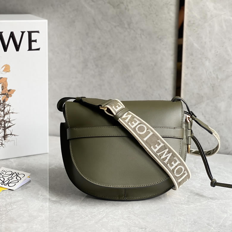 高仿羅意威母寛肩帶馬鞍包 10183￥1980.00的图片-高仿羅意威包包Loewe