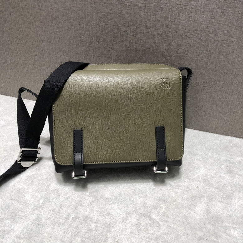 Loewe/羅意威 Military Messenger拼色郵差包￥1680.00的图片-高仿羅意威包包Loewe