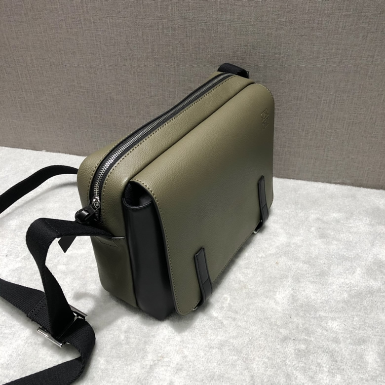 Loewe/羅意威 Military Messenger拼色郵差包￥1680.00的图片-高仿羅意威包包Loewe