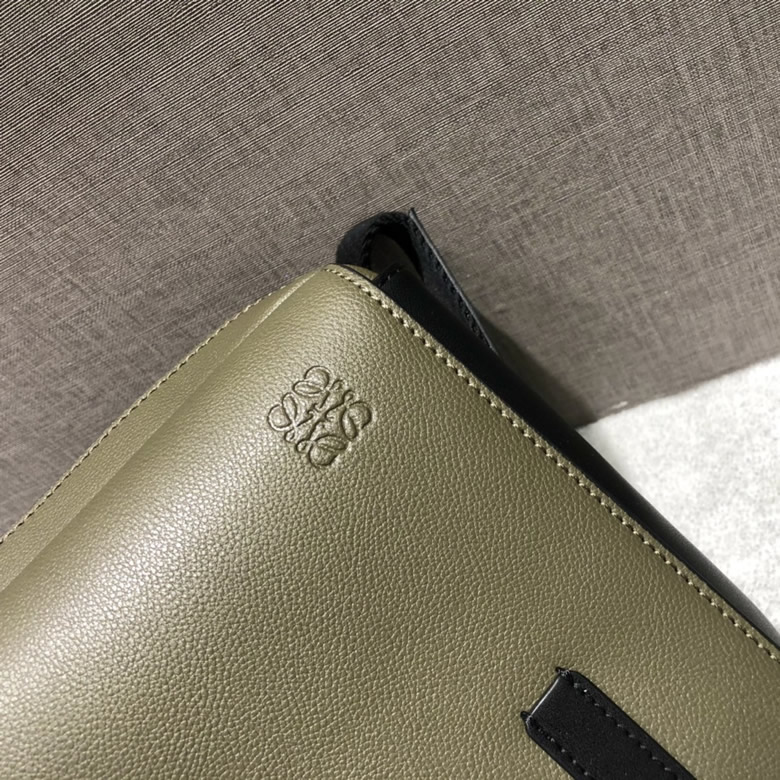 Loewe/羅意威 Military Messenger拼色郵差包￥1680.00的图片-高仿羅意威包包Loewe