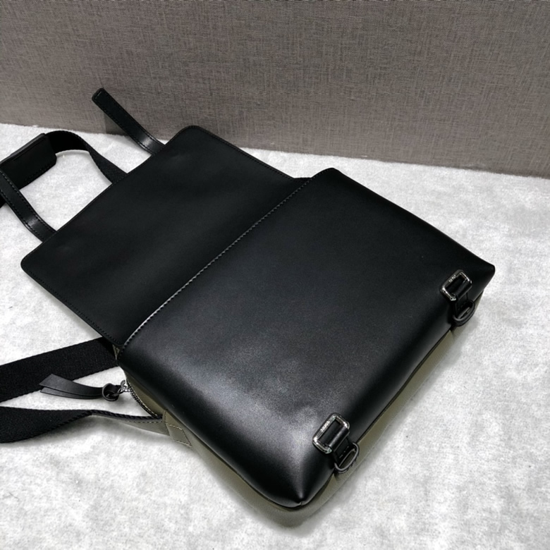 Loewe/羅意威 Military Messenger拼色郵差包￥1680.00的图片-高仿羅意威包包Loewe