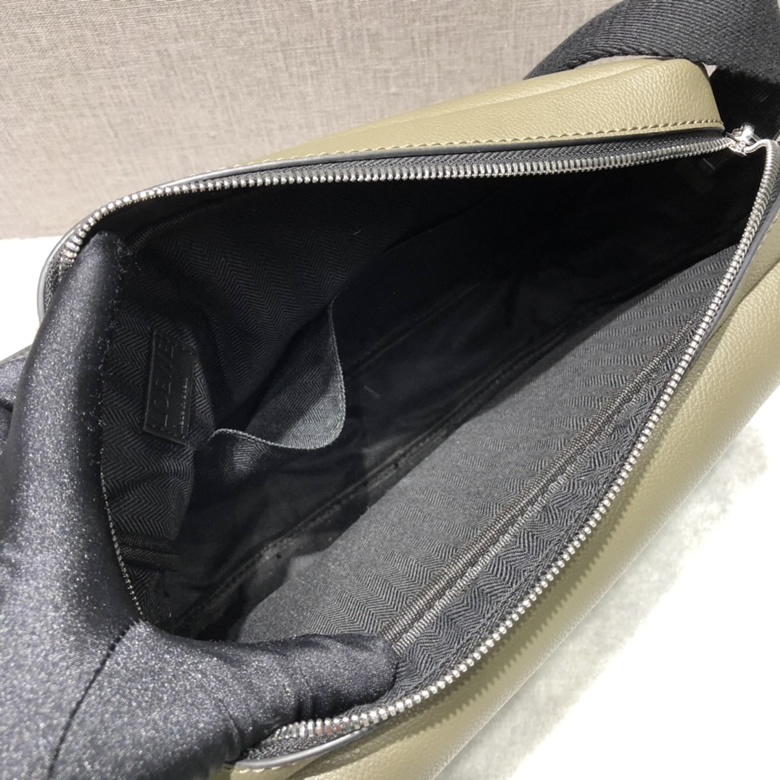 Loewe/羅意威 Military Messenger拼色郵差包￥1680.00的图片-高仿羅意威包包Loewe