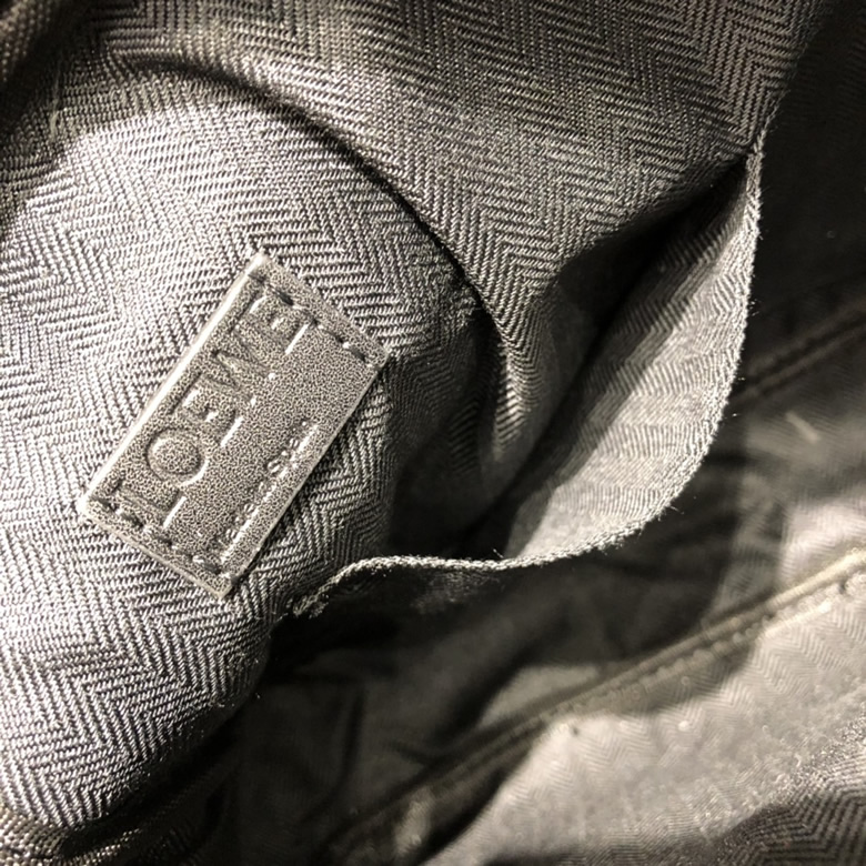 Loewe/羅意威 Military Messenger拼色郵差包￥1680.00的图片-高仿羅意威包包Loewe