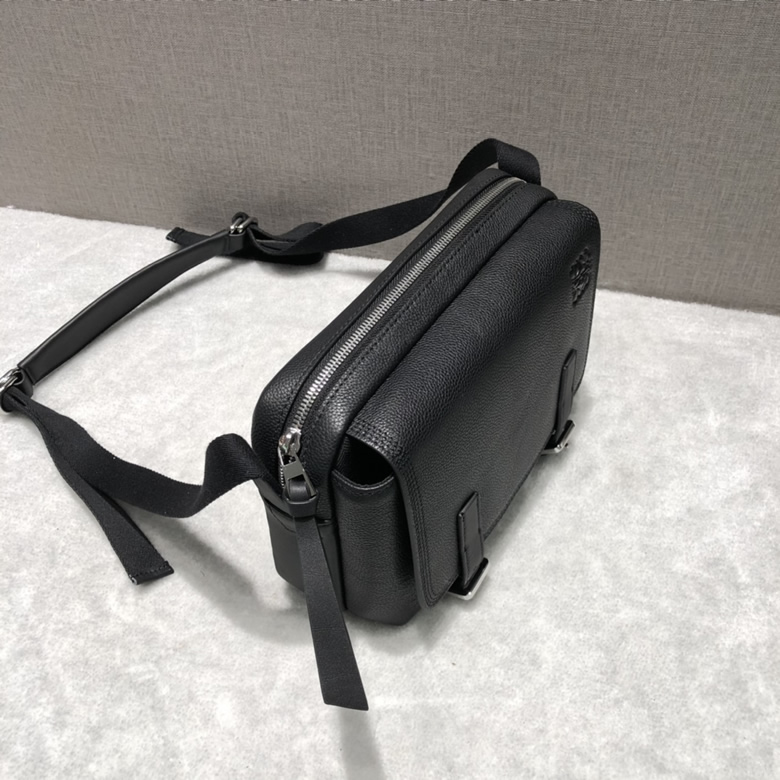 原單羅意威男包信使包lew military messenger xs郵差包A72￥1580.00的图片-高仿羅意威包包Loewe