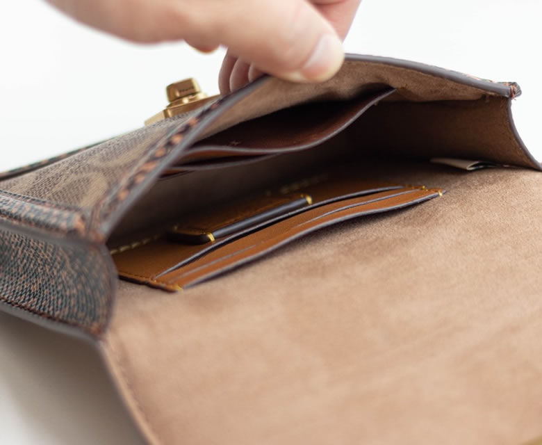 原單寇馳新款寇馳coach女包永恆經典的Hutton成為現代的標誌杏色¥1580.00的图片-高仿蔻馳包包coach 原單寇馳新款寇馳coach女包永恆經典的Hutton成為現代的標誌杏色¥1580.00的图片-高仿蔻馳包包coach