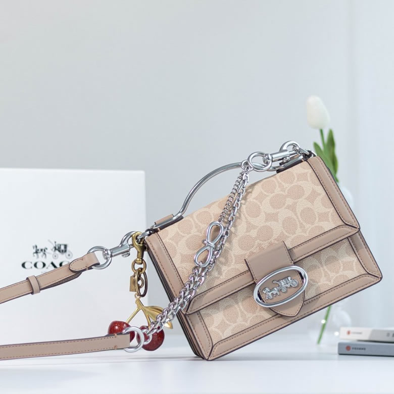 原單寇馳女包包寇馳新色Riley新款風琴包 73937杏色￥1580.00的图片-高仿蔻馳包包coach