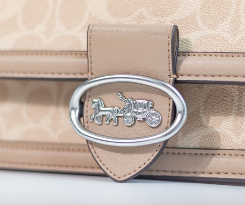 原單寇馳女包包寇馳新色Riley新款風琴包 73937杏色￥1580.00的图片-高仿蔻馳包包coach