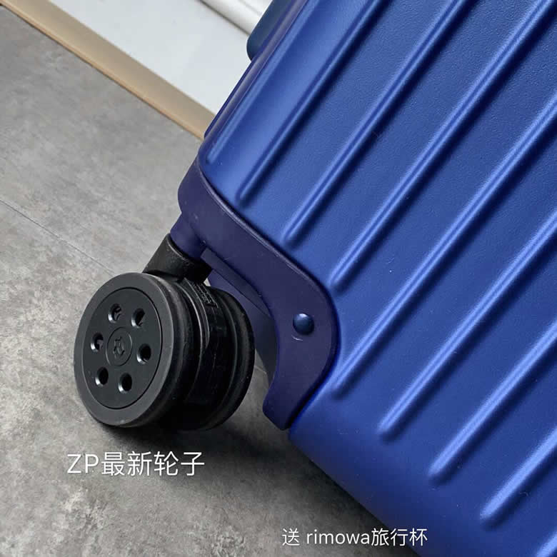 原單Rimowa日默瓦行李箱essential trunk繫列拉桿箱31寸90043藍色￥2480.00的图片-高仿日默瓦包包RIMOWA