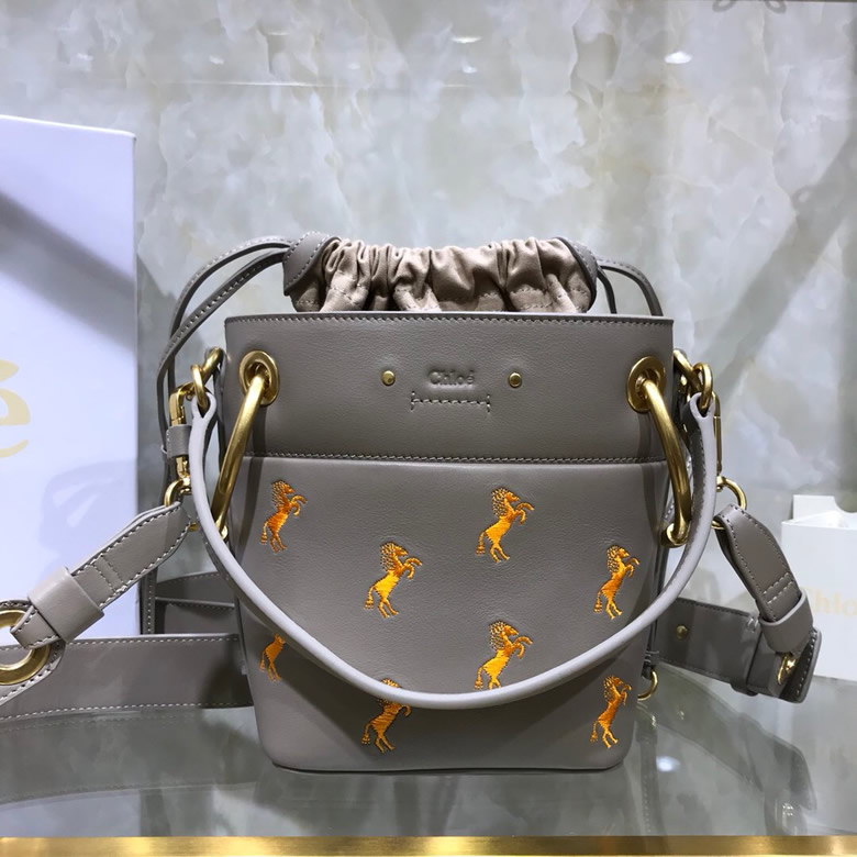 Chloe/克洛伊迷妳Roy繡馬水桶包 S1128多色￥1680.00的图片-高仿蔻依包包Chloe