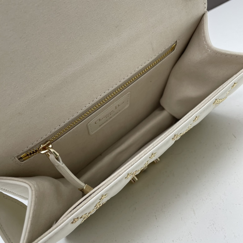 迪奧女包迪奧戴妃包愛心克裏斯汀迪奧七夕定制款￥1480.00的图片-高仿迪奧包包DIOR、高仿迪奧女包DIOR