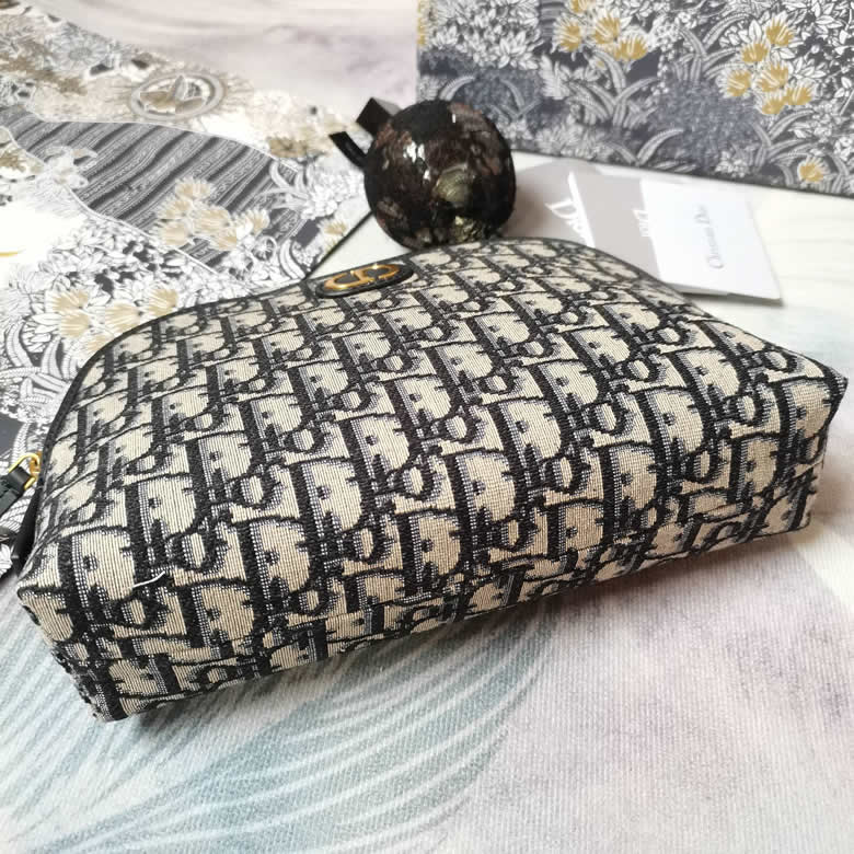 高仿dior化妝包藍色Oblique印花￥980.00的图片-高仿迪奧包包DIOR、高仿迪奧女包DIOR