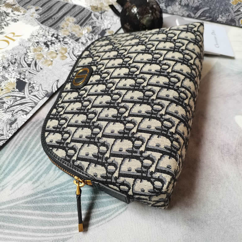 高仿dior化妝包藍色Oblique印花￥980.00的图片-高仿迪奧包包DIOR、高仿迪奧女包DIOR