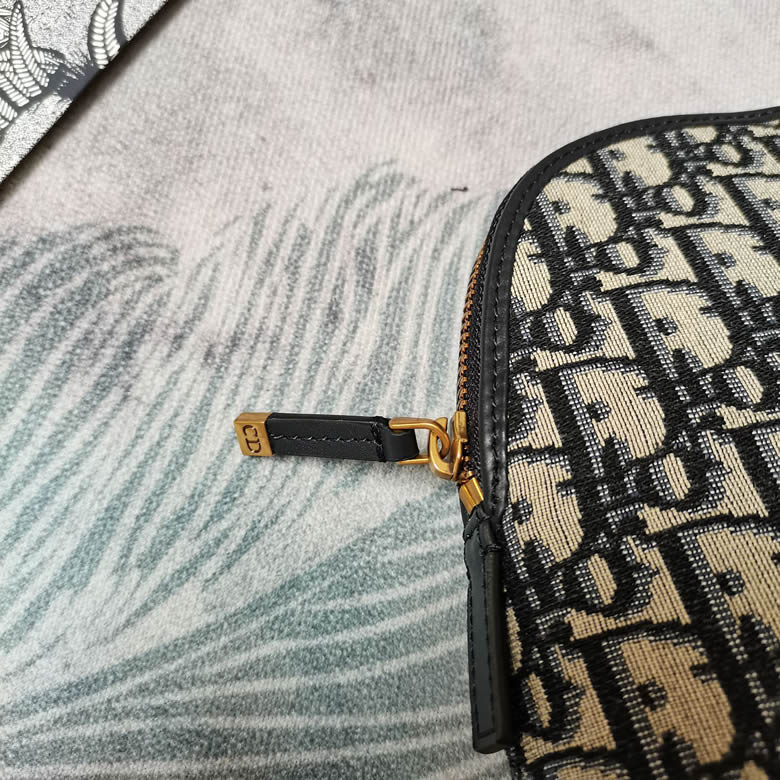 高仿dior化妝包藍色Oblique印花￥980.00的图片-高仿迪奧包包DIOR、高仿迪奧女包DIOR