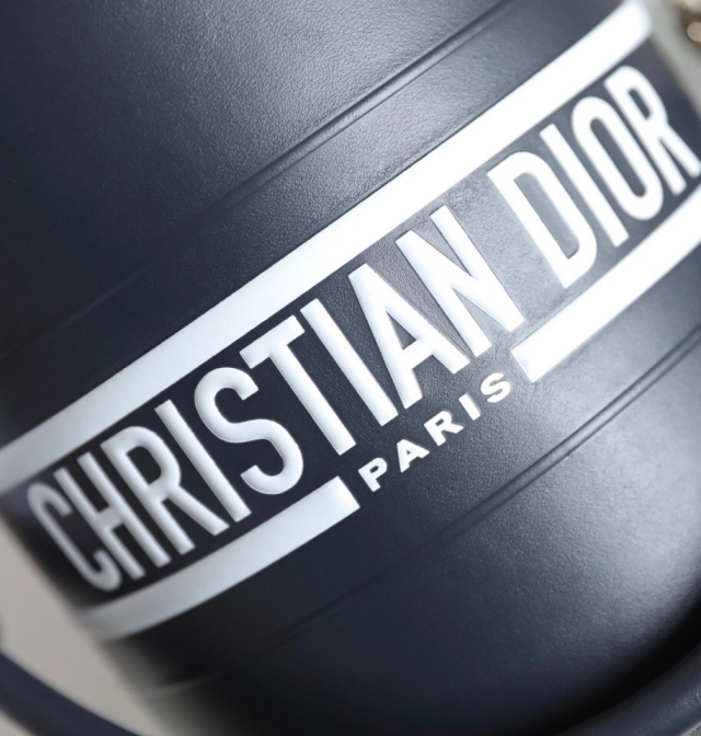 高仿迪奧DIOR VIBE繫列水桶包2022新款水桶包 M8703藍色小號￥1280.00的图片-高仿迪奧包包DIOR、高仿迪奧女包DIOR