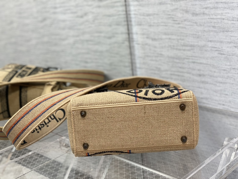 DIOR 中號LADY D-LITE戴妃包 M0565BRUW_M918￥1480.00的图片-高仿迪奧包包DIOR、高仿迪奧女包DIOR