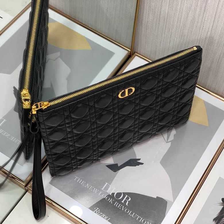 迪奧女包真假Dior Caro Daily大號手拿包 S5086UWHC_M900¥980.00的图片-高仿迪奧包包DIOR、高仿迪奧女包DIOR 迪奧女包真假Dior Caro Daily大號手拿包 S5086UWHC_M900¥980.00的图片-高仿迪奧包包DIOR、高仿迪奧女包DIOR