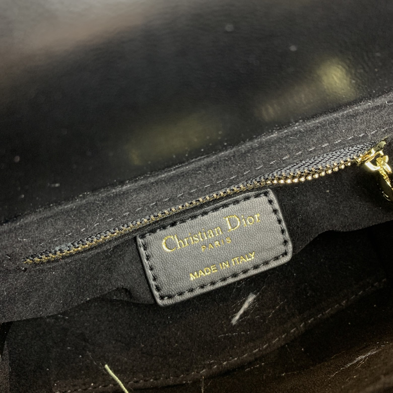 Dior/迪奧原版皮高品質琺瑯三格羊皮專櫃新Logo戴妃包黑色￥1480.00的图片-高仿迪奧包包DIOR、高仿迪奧女包DIOR