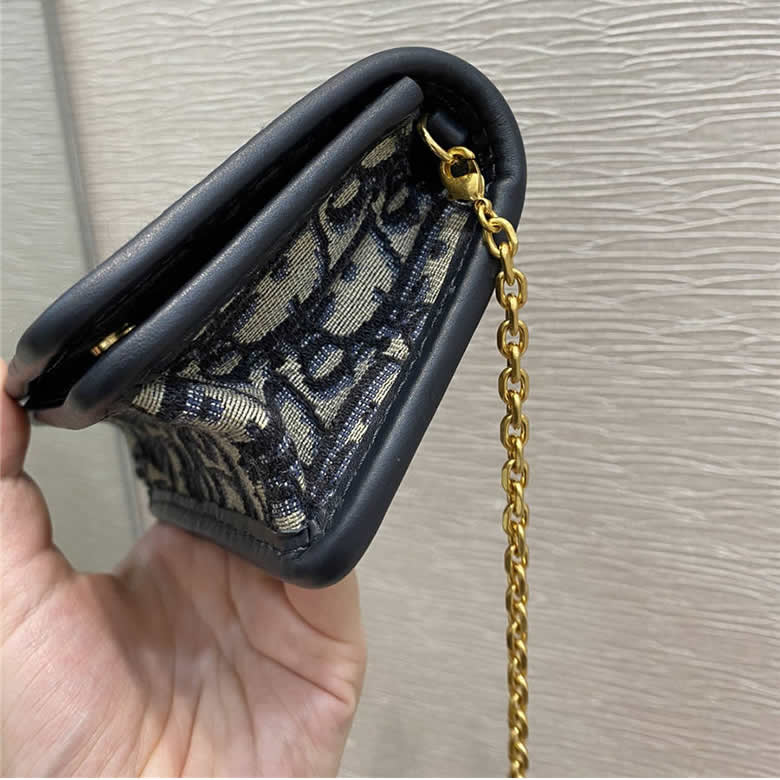 dior官方網站迪奧30 MONTAIGNE NANO 手拿包迷妳鏈條包S2105¥1050.00的图片-高仿迪奧包包DIOR、高仿迪奧女包DIOR dior官方網站迪奧30 MONTAIGNE NANO 手拿包迷妳鏈條包S2105¥1050.00的图片-高仿迪奧包包DIOR、高仿迪奧女包DIOR