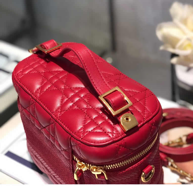 原單Dior女包Travel紅色羊皮藤格紋單肩手提化妝包 S5488UNTR_M53R￥1680.00的图片-高仿迪奧包包DIOR、高仿迪奧女包DIOR