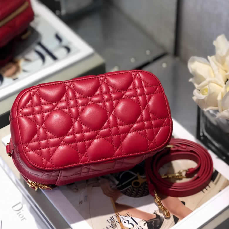 原單Dior女包Travel紅色羊皮藤格紋單肩手提化妝包 S5488UNTR_M53R￥1680.00的图片-高仿迪奧包包DIOR、高仿迪奧女包DIOR