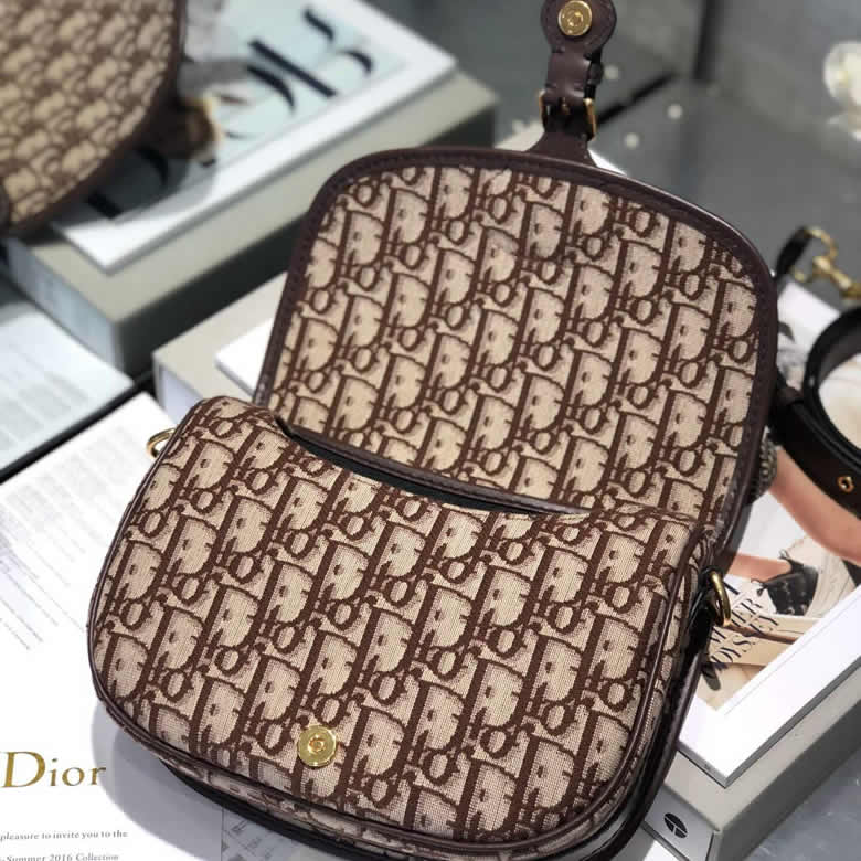 原單Dior女包Bobby棕色Oblique印花單肩馬鞍包 M9319UTZQ_M747￥1480.00的图片-高仿迪奧包包DIOR、高仿迪奧女包DIOR