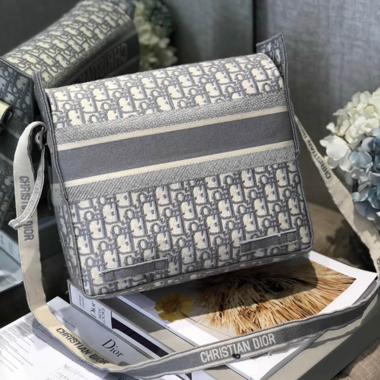Dior/迪奧 Diorcamp信使郵差包 M1291VRIW_M932￥1480.00的图片-高仿迪奧包包DIOR、高仿迪奧女包DIOR