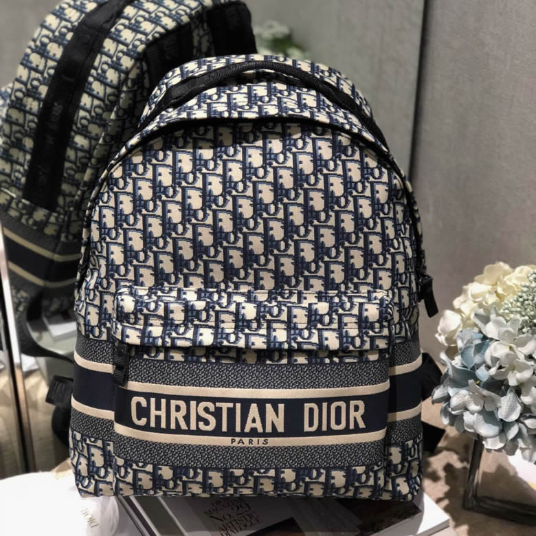 Dior/迪奧Diortravel女士雙肩背包 M6104STZQ_M928￥1480.00的图片-高仿迪奧包包DIOR、高仿迪奧女包DIOR