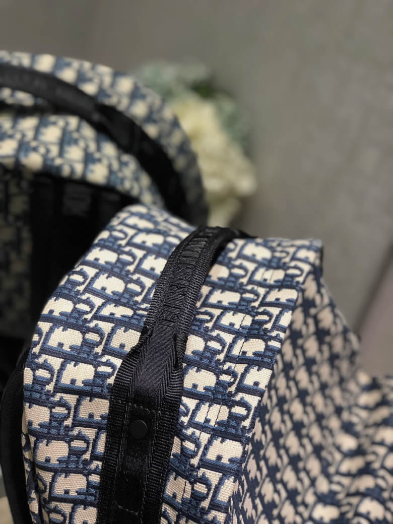 Dior/迪奧Diortravel女士雙肩背包 M6104STZQ_M928￥1480.00的图片-高仿迪奧包包DIOR、高仿迪奧女包DIOR