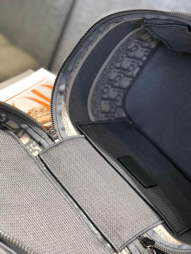 Dior/迪奧DIORTRAVEL女士化妝包 S5417VRIW_M932¥1480.00的图片-高仿迪奧包包DIOR、高仿迪奧女包DIOR Dior/迪奧DIORTRAVEL女士化妝包 S5417VRIW_M932¥1480.00的图片-高仿迪奧包包DIOR、高仿迪奧女包DIOR