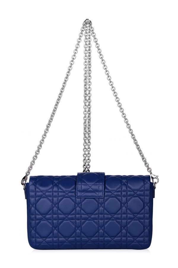 精仿一比一迪奧羊皮New Lock繫列藤格紋Cannage縫線裝飾女士肩包S0435PSSQ-578U藏青色¥980.00的图片-高仿迪奧包包DIOR、高仿迪奧女包DIOR 精仿一比一迪奧羊皮New Lock繫列藤格紋Cannage縫線裝飾女士肩包S0435PSSQ-578U藏青色¥980.00的图片-高仿迪奧包包DIOR、高仿迪奧女包DIOR