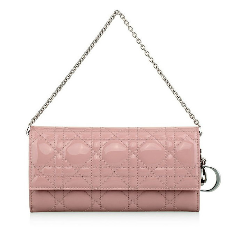 高仿一比一迪奧漆皮LADY DIOR繫列經典鉆石藤格紋女士長款錢包手提包VRB43060P M414U裸粉色¥780.00的图片-高仿迪奧包包DIOR、高仿迪奧女包DIOR 高仿一比一迪奧漆皮LADY DIOR繫列經典鉆石藤格紋女士長款錢包手提包VRB43060P M414U裸粉色¥780.00的图片-高仿迪奧包包DIOR、高仿迪奧女包DIOR