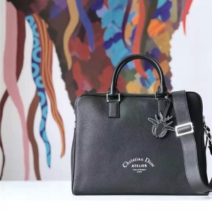 原單迪奧新款男包字母印花牛皮拉鏈公文包Dior手提包黑色H06E￥2480.00