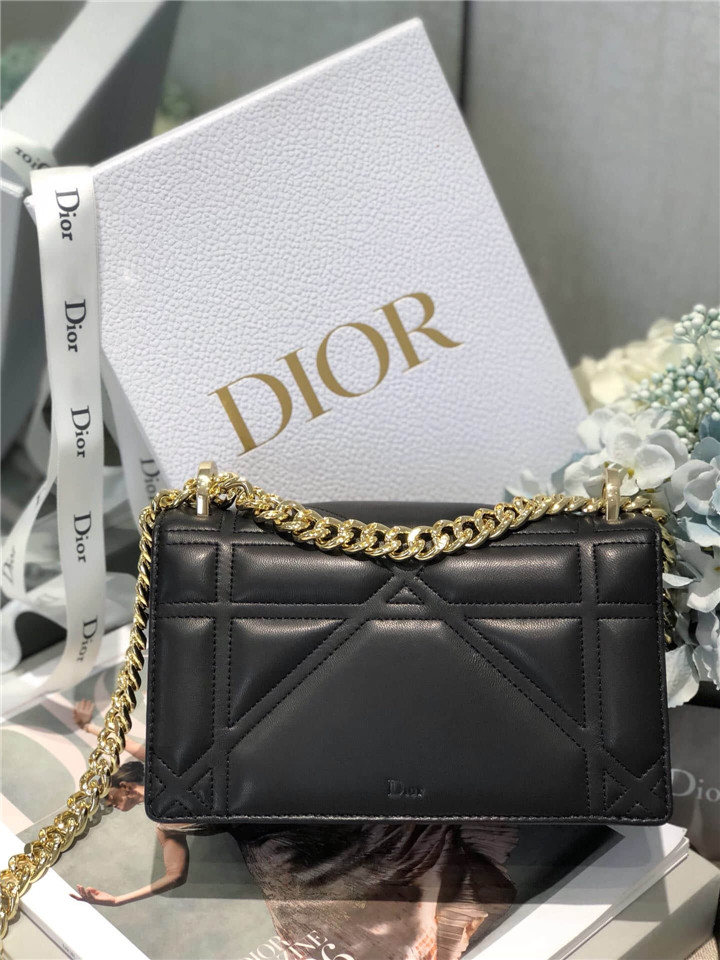 原單Dior鏈條小包仿迪奧單肩女包Diorama新款小羊皮單肩斜挎鏈條包黑色￥1680.00的图片-高仿迪奧包包DIOR、高仿迪奧女包DIOR