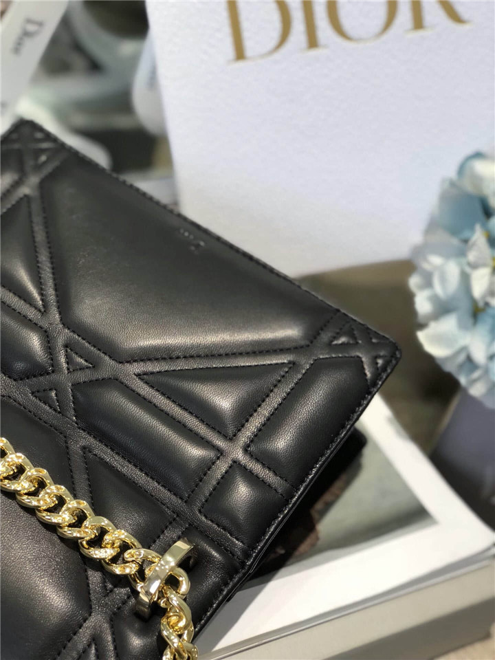 原單Dior鏈條小包仿迪奧單肩女包Diorama新款小羊皮單肩斜挎鏈條包黑色￥1680.00的图片-高仿迪奧包包DIOR、高仿迪奧女包DIOR