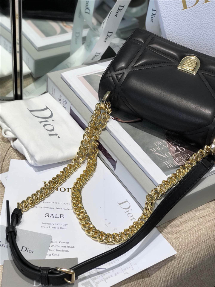 原單Dior鏈條小包仿迪奧單肩女包Diorama新款小羊皮單肩斜挎鏈條包黑色￥1680.00的图片-高仿迪奧包包DIOR、高仿迪奧女包DIOR