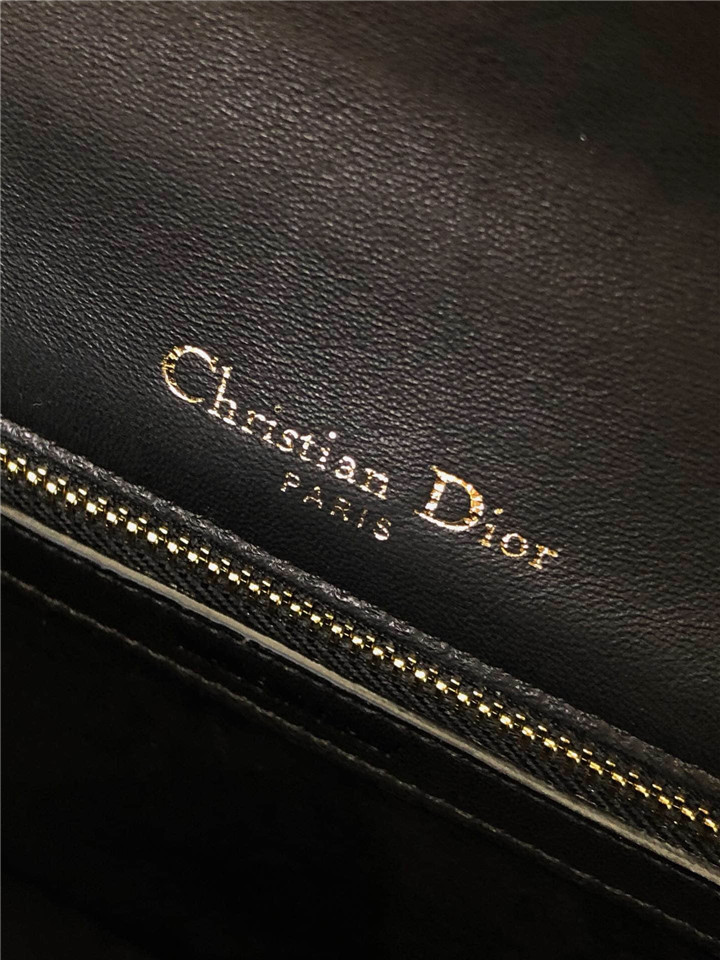 原單Dior鏈條小包仿迪奧單肩女包Diorama新款小羊皮單肩斜挎鏈條包黑色￥1680.00的图片-高仿迪奧包包DIOR、高仿迪奧女包DIOR