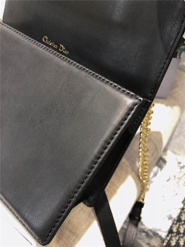原單Dior鏈條小包仿迪奧單肩女包Diorama新款小羊皮單肩斜挎鏈條包黑色￥1680.00的图片-高仿迪奧包包DIOR、高仿迪奧女包DIOR