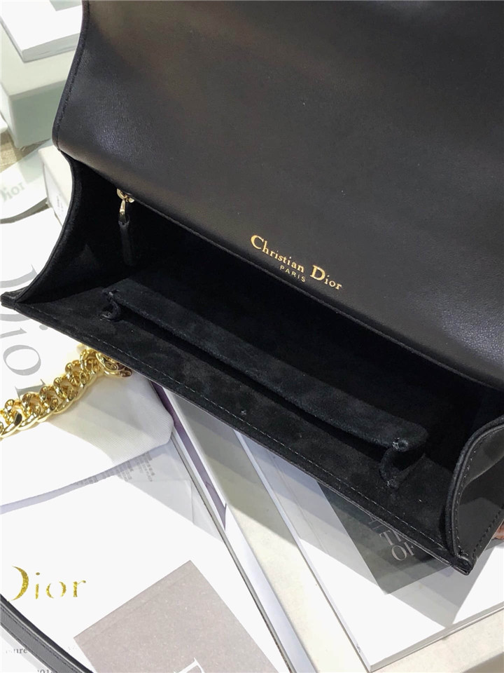 原單Dior鏈條小包仿迪奧單肩女包Diorama新款小羊皮單肩斜挎鏈條包黑色￥1680.00的图片-高仿迪奧包包DIOR、高仿迪奧女包DIOR