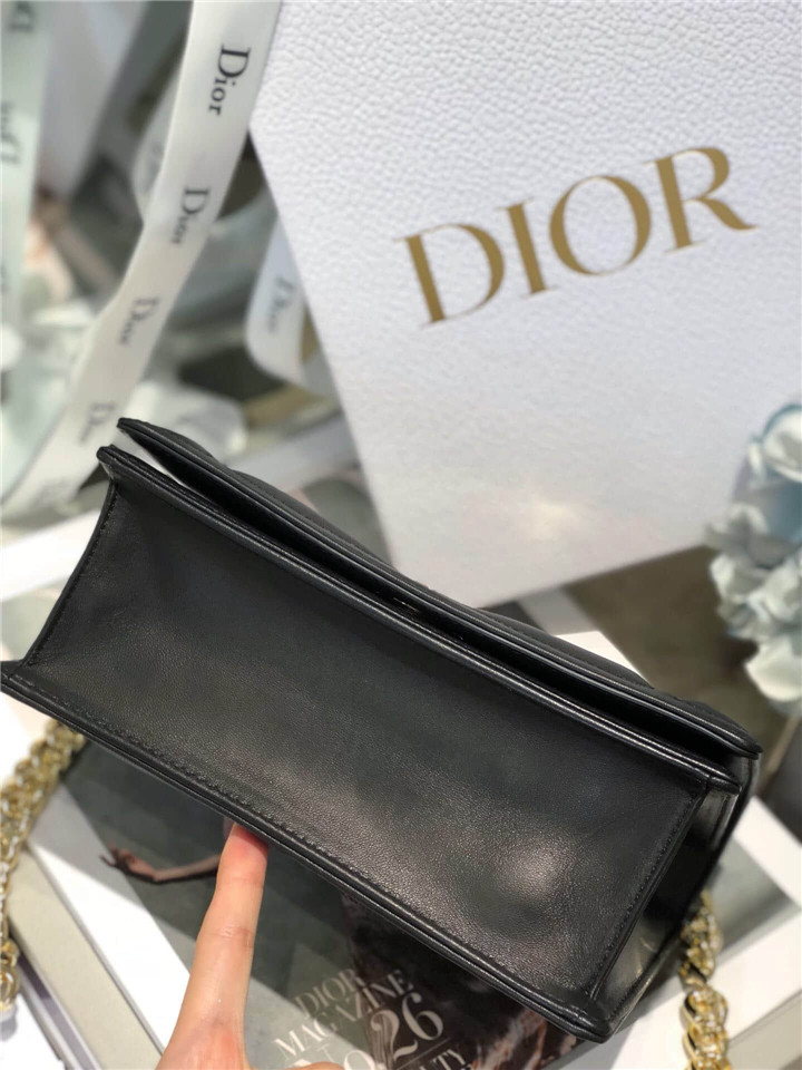 原單Dior鏈條小包仿迪奧單肩女包Diorama新款小羊皮單肩斜挎鏈條包黑色￥1680.00的图片-高仿迪奧包包DIOR、高仿迪奧女包DIOR