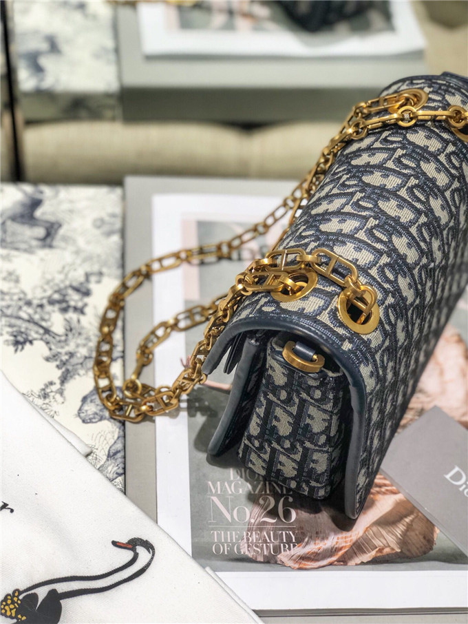 精仿Dior女士郵差包一比一迪奧單肩斜跨包Oblique帆佈繫列小包￥1480.00的图片-高仿迪奧包包DIOR、高仿迪奧女包DIOR